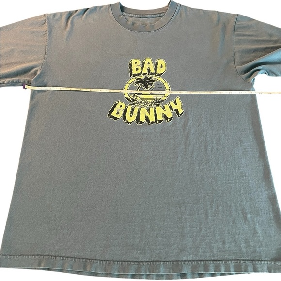 Bad Bunny Blue Graphic Unisex Tee 2022 World’s Hottest Tour - Picture 5 of 8